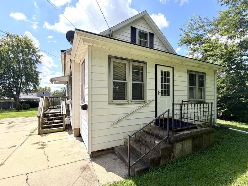 2710 3rd Street Peru IL 61354