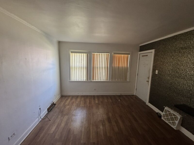 9757 S Ingleside Avenue Chicago IL 60628