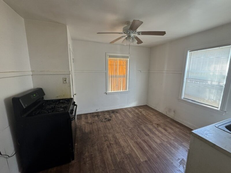 9757 S Ingleside Avenue Chicago IL 60628