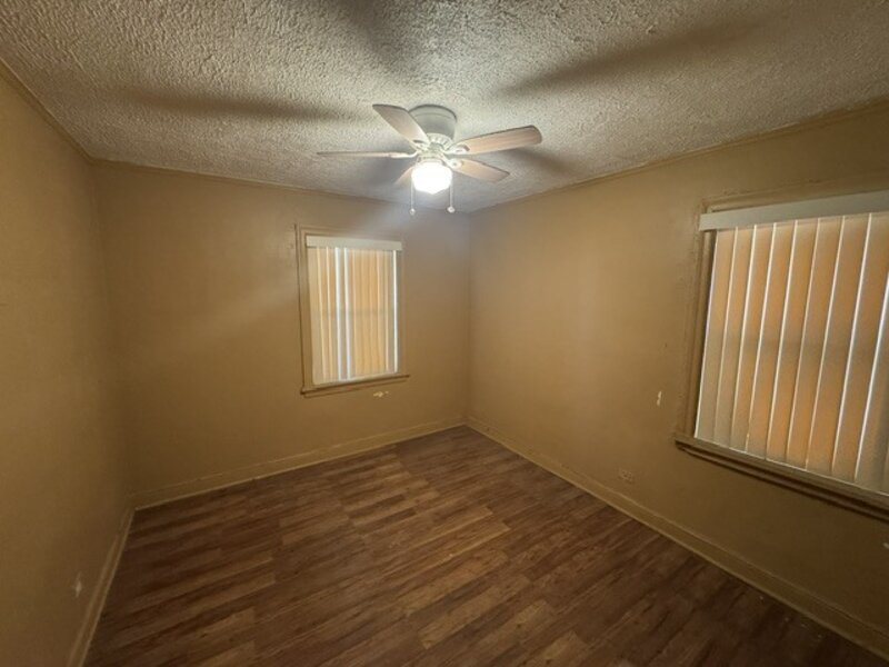 9757 S Ingleside Avenue Chicago IL 60628
