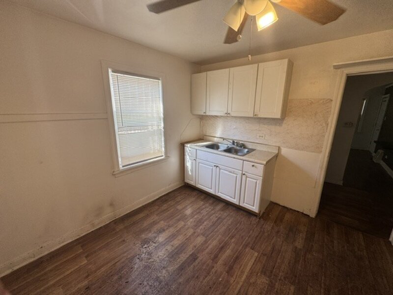9757 S Ingleside Avenue Chicago IL 60628