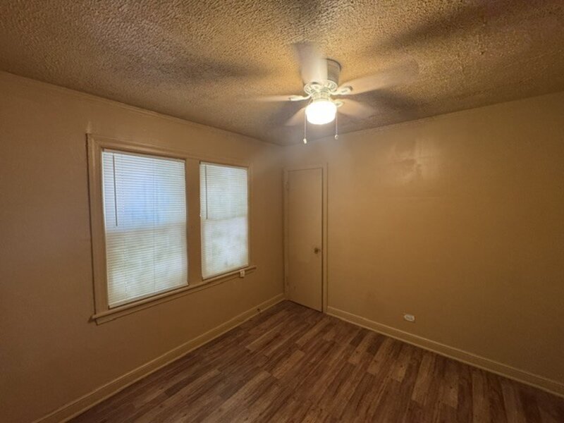 9757 S Ingleside Avenue Chicago IL 60628