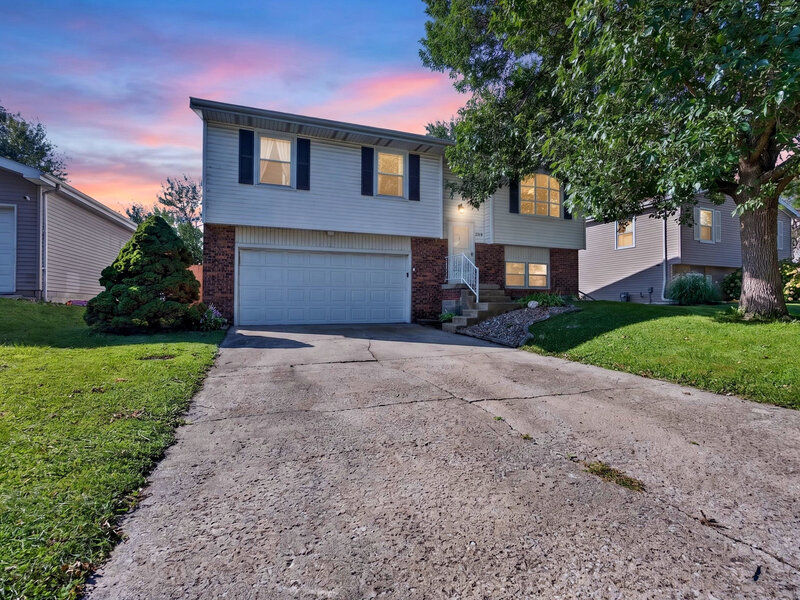 2319 Anchor Drive Bloomington IL 61704