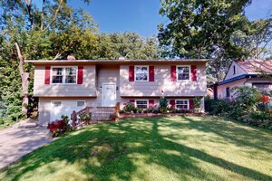 Photo of 18099 W Valley Drive Grayslake IL 60030