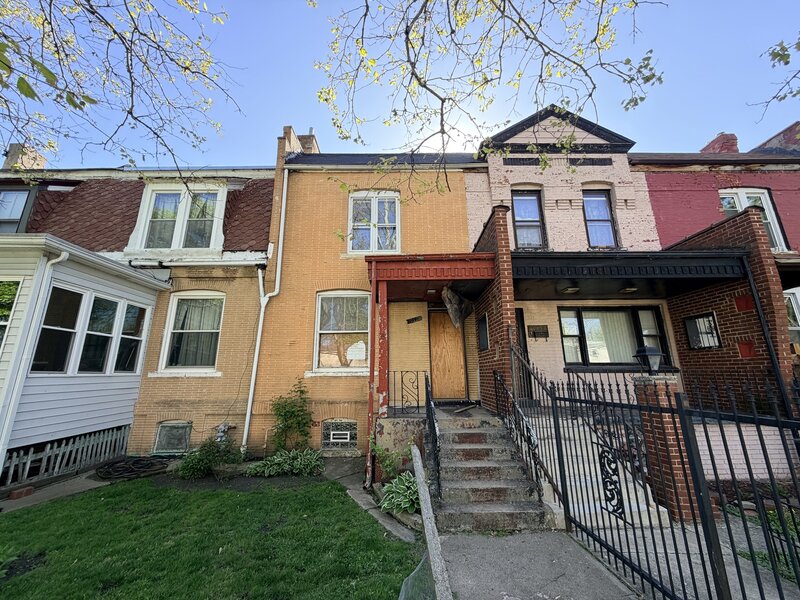 10609 S Champlain Avenue Chicago IL 60628