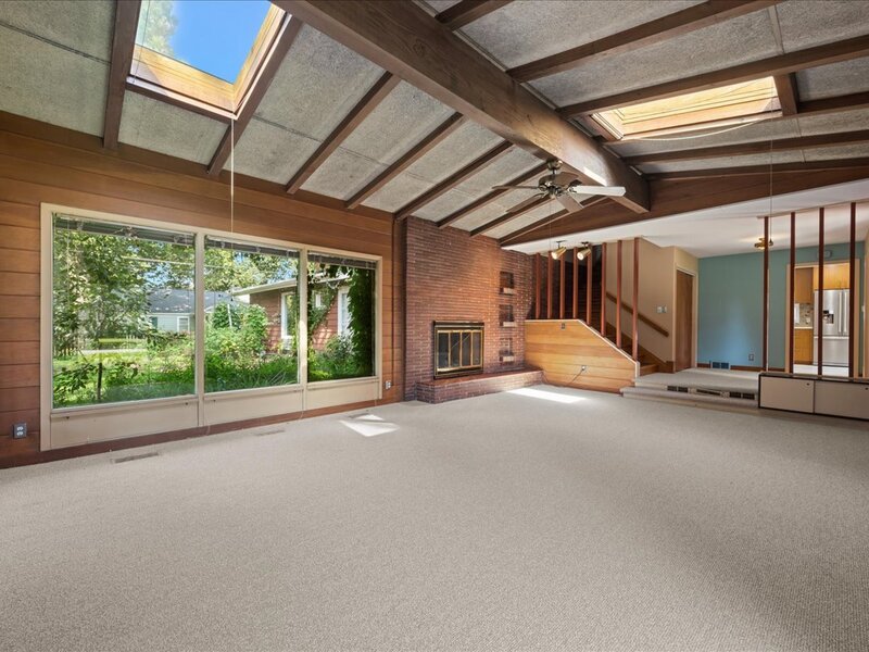 303 Central Avenue Aurora IL 60506