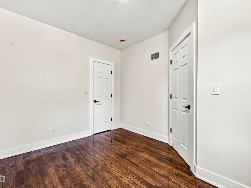 228 154th Place Calumet City IL 60409