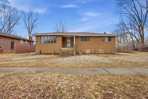 Photo of 14315 S Manistee Avenue Burnham IL 60633