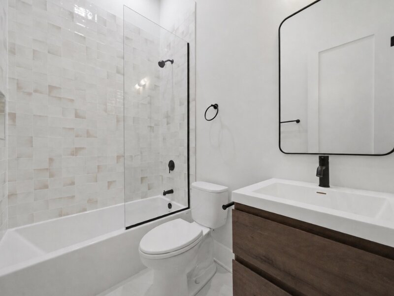 3644 W Cornelia Avenue Chicago IL 60618