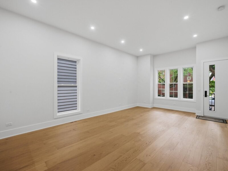 3644 W Cornelia Avenue Chicago IL 60618