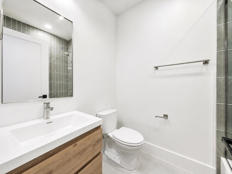 3644 W Cornelia Avenue Chicago IL 60618