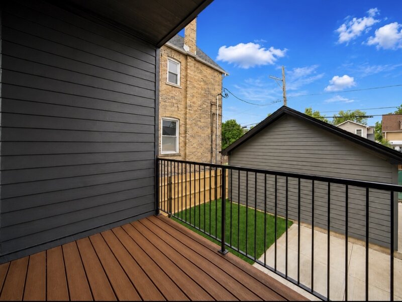 3644 W Cornelia Avenue Chicago IL 60618