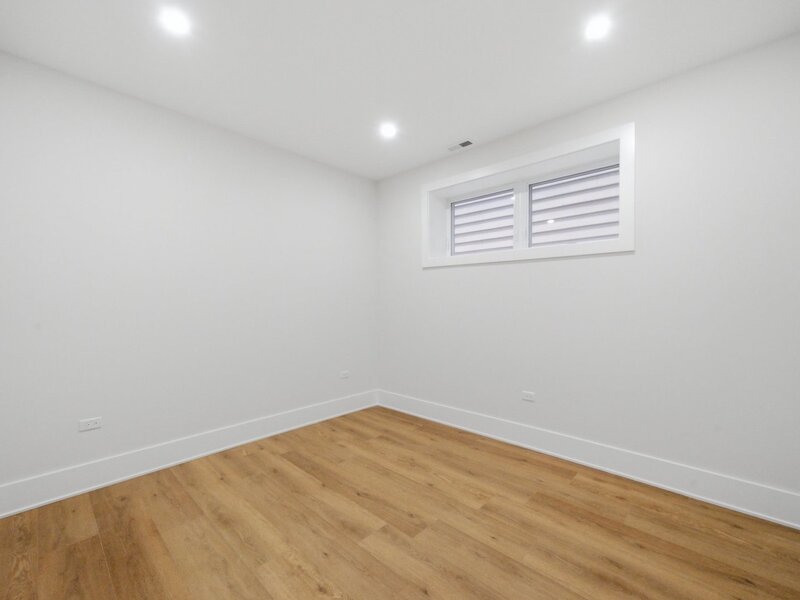 3644 W Cornelia Avenue Chicago IL 60618