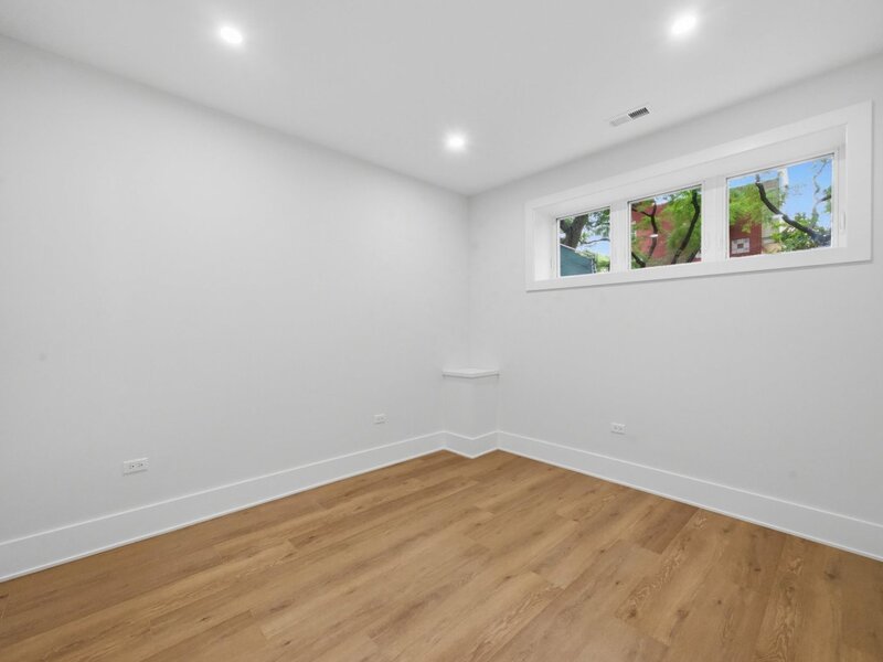 3644 W Cornelia Avenue Chicago IL 60618