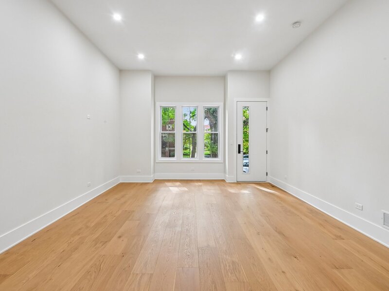 3644 W Cornelia Avenue Chicago IL 60618