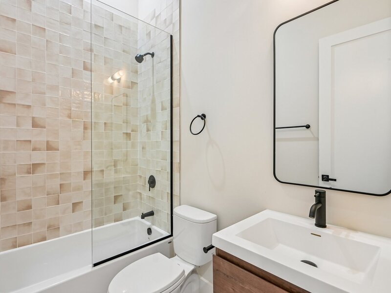 3644 W Cornelia Avenue Chicago IL 60618
