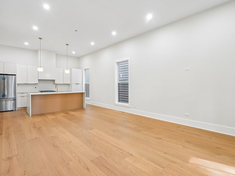 3644 W Cornelia Avenue Chicago IL 60618