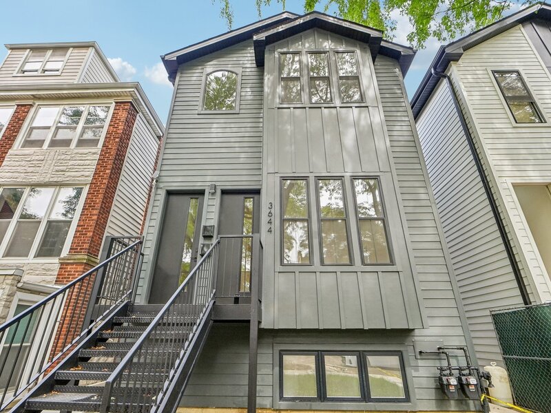 3644 W Cornelia Avenue Chicago IL 60618