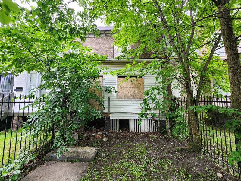10525 S Corliss Avenue Chicago IL 60628