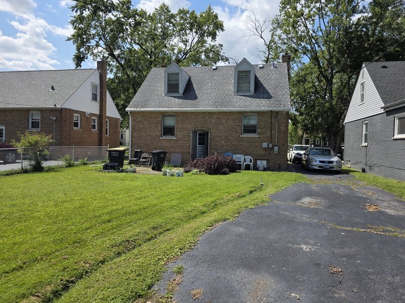 17821 Escanaba Avenue Lansing IL 60438