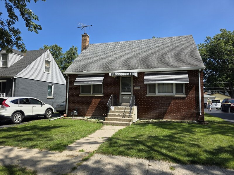 17821 Escanaba Avenue Lansing IL 60438