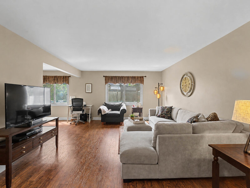 520 Dover Drive Roselle IL 60172