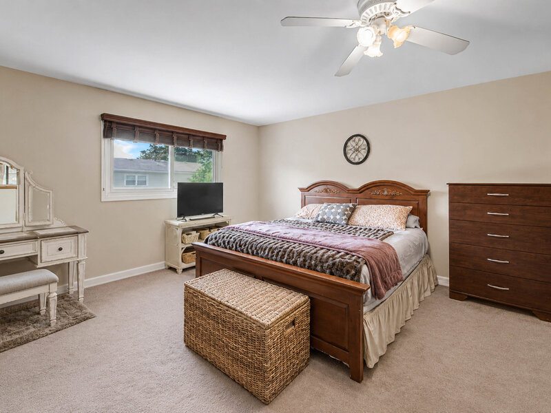 520 Dover Drive Roselle IL 60172