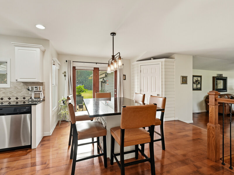32 E Rickard Drive Oswego IL 60543