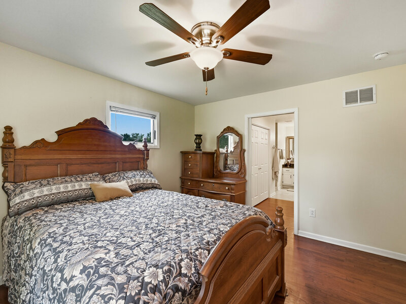32 E Rickard Drive Oswego IL 60543
