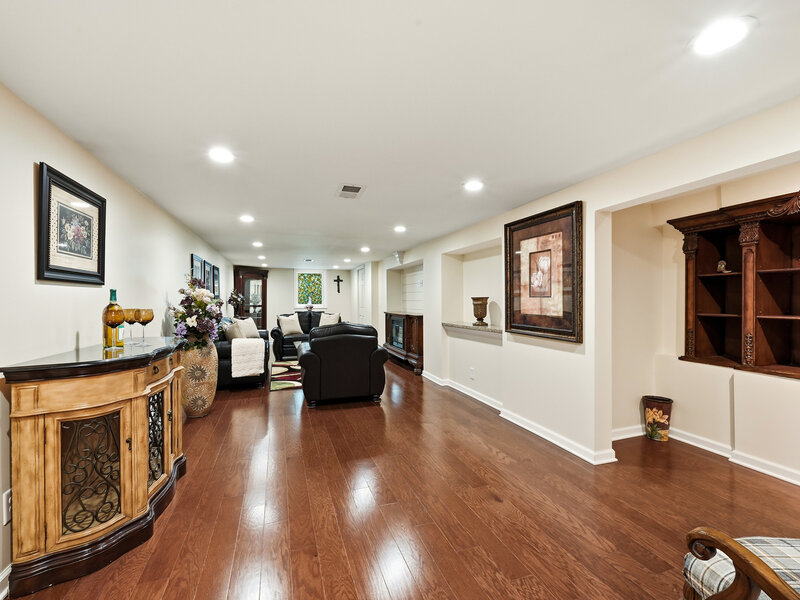 32 E Rickard Drive Oswego IL 60543