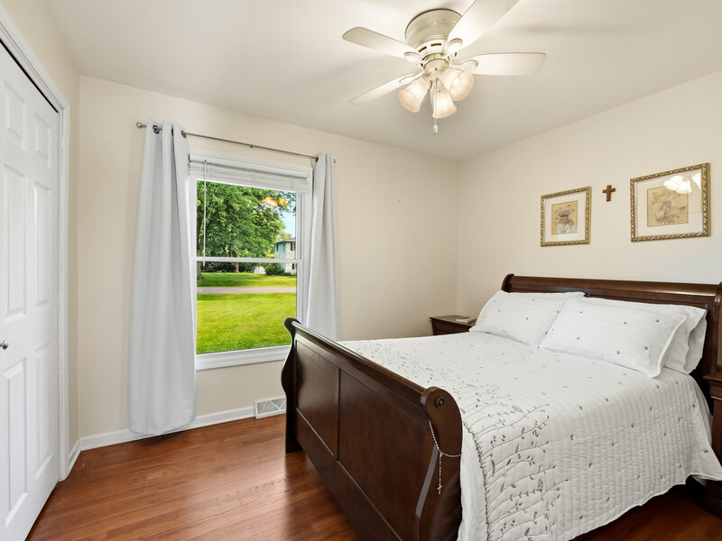 32 E Rickard Drive Oswego IL 60543
