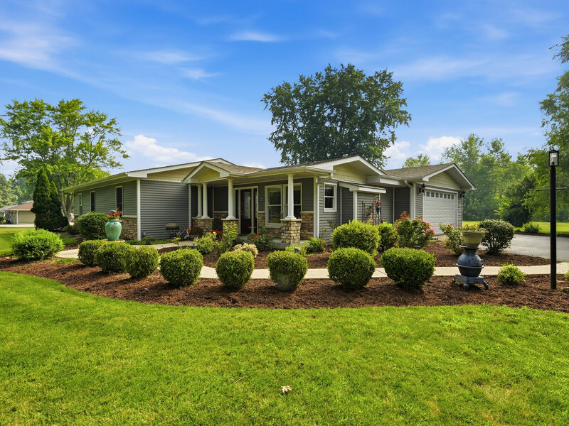32 E Rickard Drive Oswego IL 60543