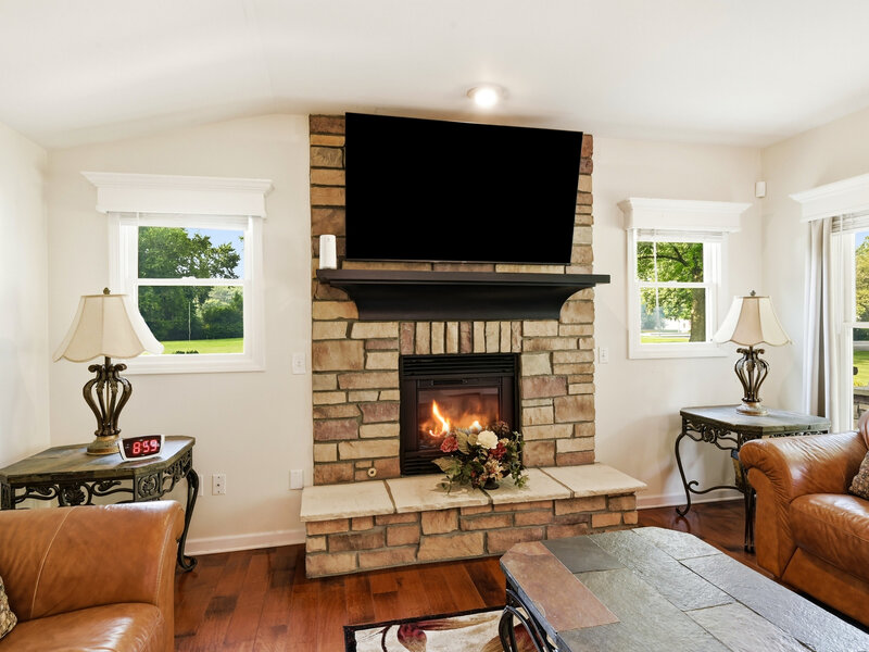 32 E Rickard Drive Oswego IL 60543