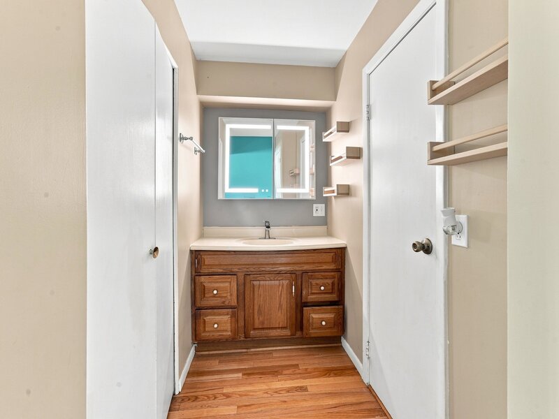 9349 Fern Lane Des Plaines IL 60016