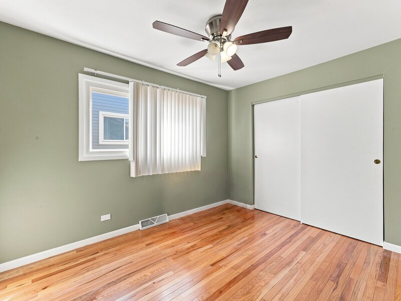 9349 Fern Lane Des Plaines IL 60016