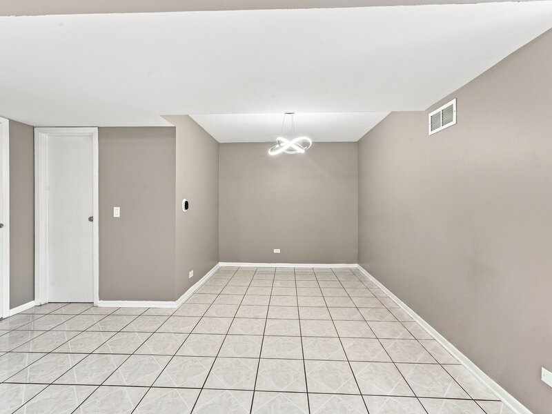 9349 Fern Lane Des Plaines IL 60016
