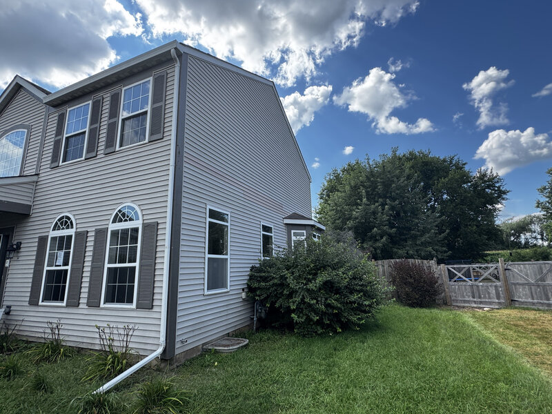223 Paradise Parkway Oswego IL 60543