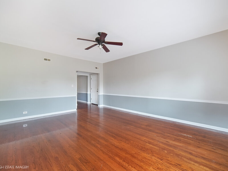 2511 E 76th Street Chicago IL 60649