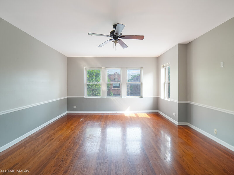 2511 E 76th Street Chicago IL 60649