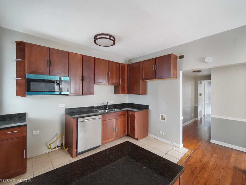 2511 E 76th Street Chicago IL 60649