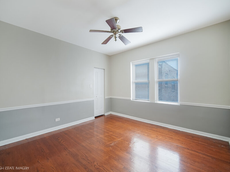2511 E 76th Street Chicago IL 60649
