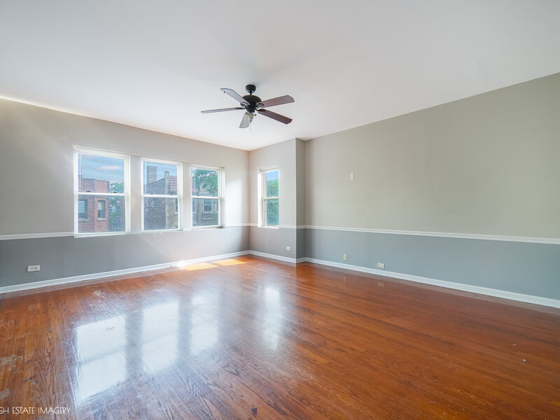 2511 E 76th Street Chicago IL 60649