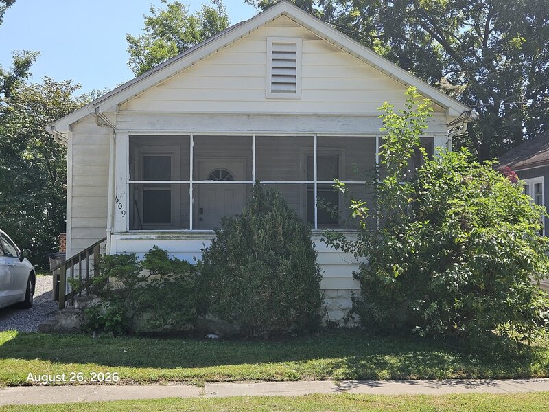 609 W Cherry Street Carbondale IL 62901