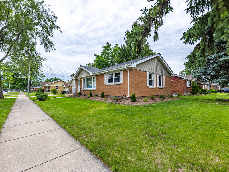 795 E 163rd Street South Holland IL 60473