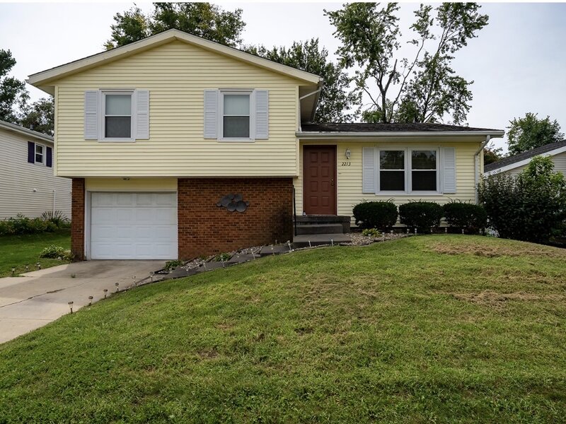 2213 Clearwater Avenue Bloomington IL 61704