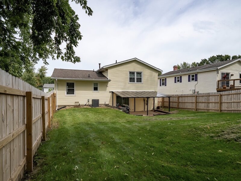 2213 Clearwater Avenue Bloomington IL 61704