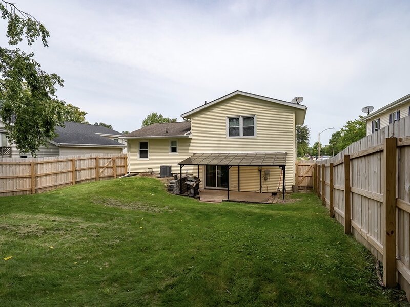 2213 Clearwater Avenue Bloomington IL 61704