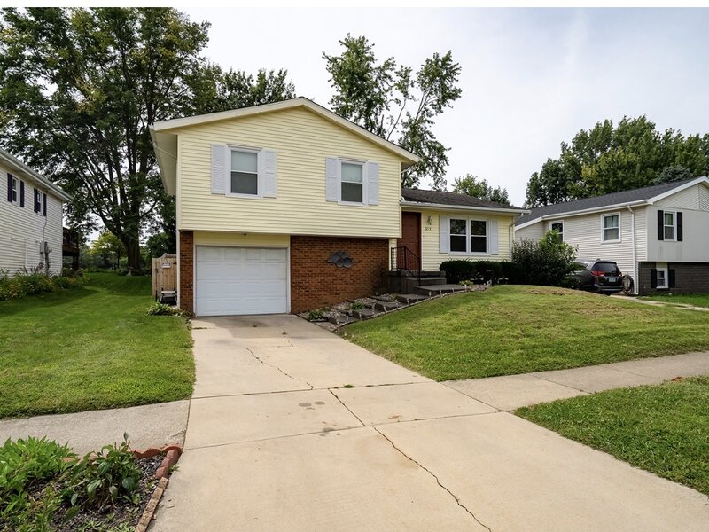 2213 Clearwater Avenue Bloomington IL 61704
