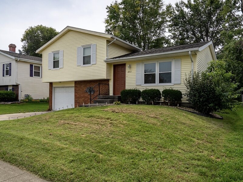 2213 Clearwater Avenue Bloomington IL 61704