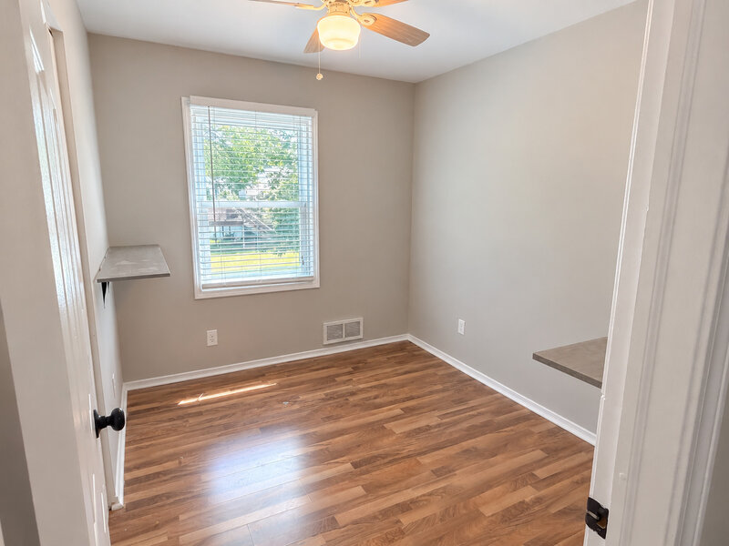 1581 Madison Avenue St. Charles IL 60174
